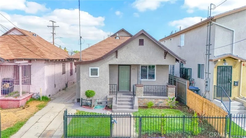 975 E 43rd