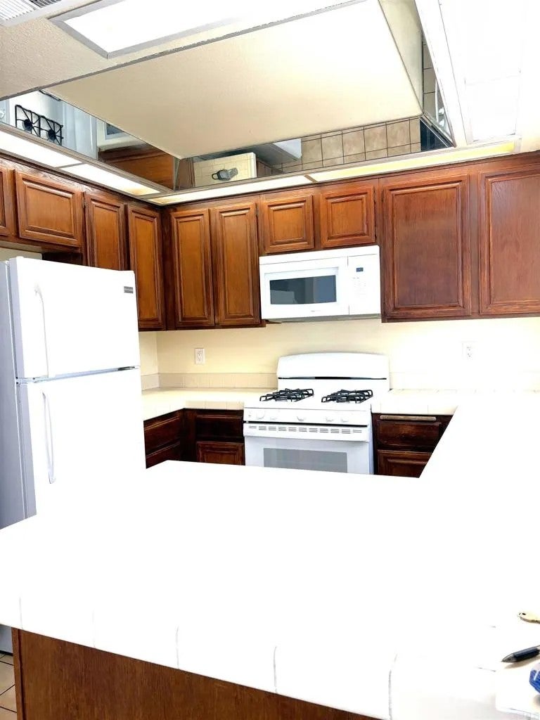 6924 Sandpiper Place