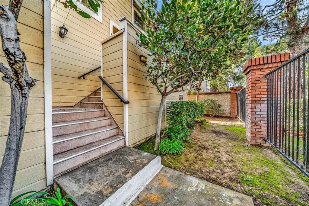 Photo of 2800 Plaza Del Amo #425, Torrance, CA 90503 (MLS # DW25279627)