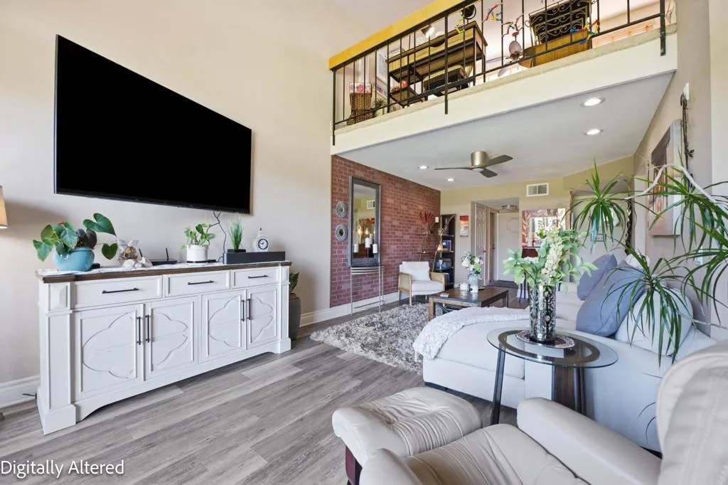 2564 Navarra Drive 213