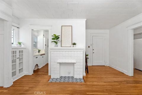 Photo of 1109 E 1st St #7, Long Beach, CA 90802 (MLS # OC26083470)