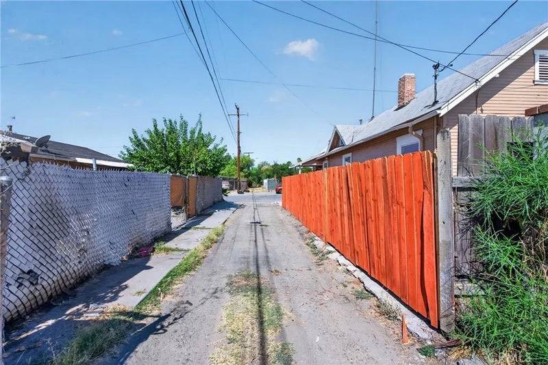 983 Wall Avenue