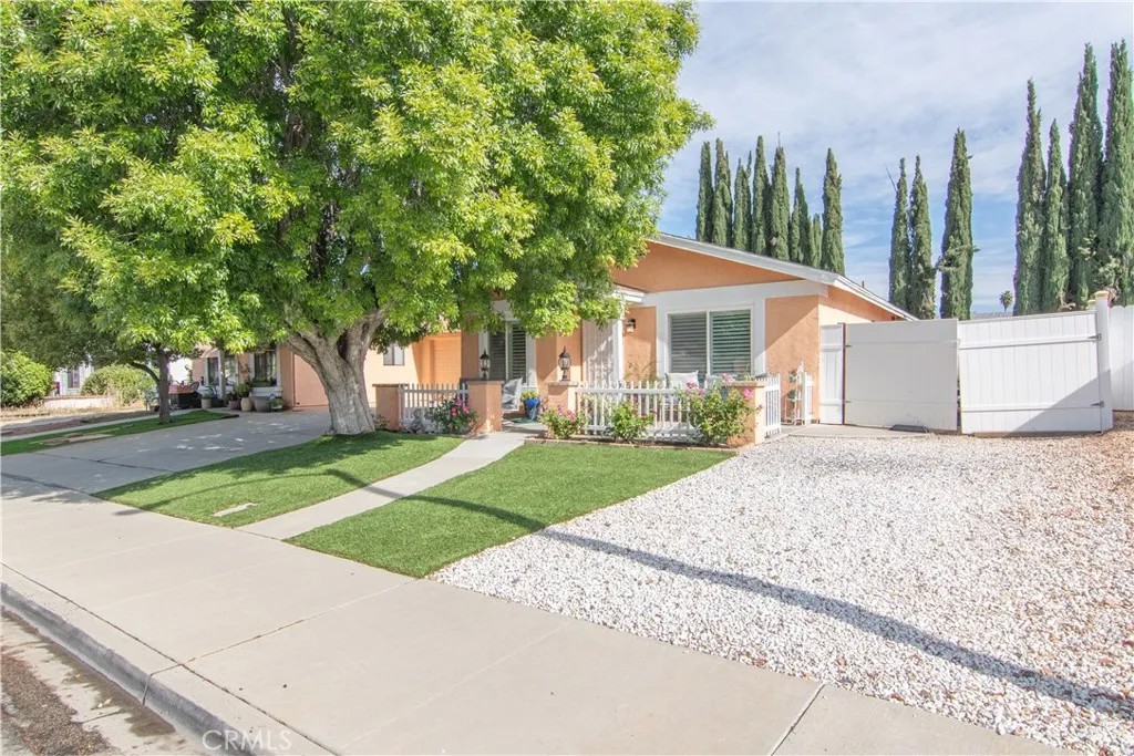 27200 Coronado