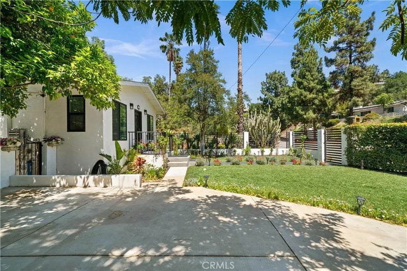 2427 N Verdugo