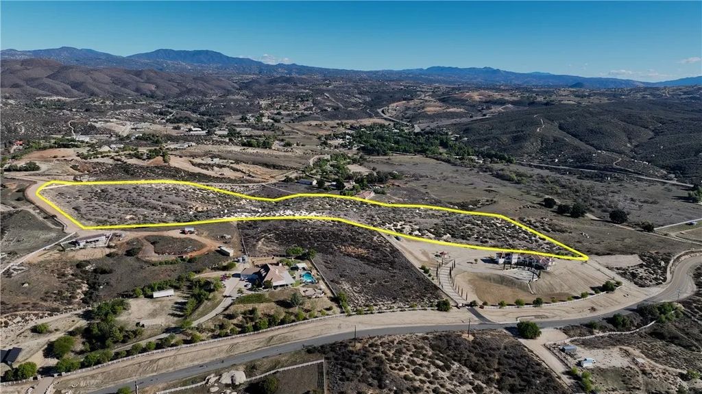 Photo of 1 Quail, Temecula, CA 92592 (MLS # SW25266215)