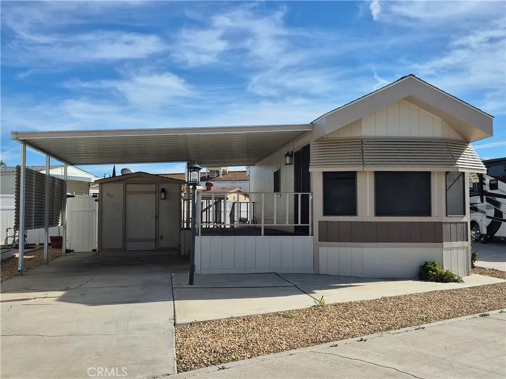 Photo of 1295 S Cawston Ave, Hemet, CA 92545 (MLS # SW25278513)