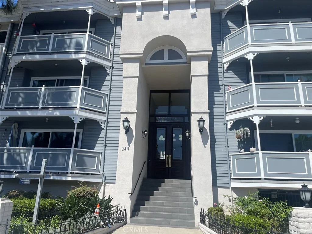 2411 Prospect Ave 102
