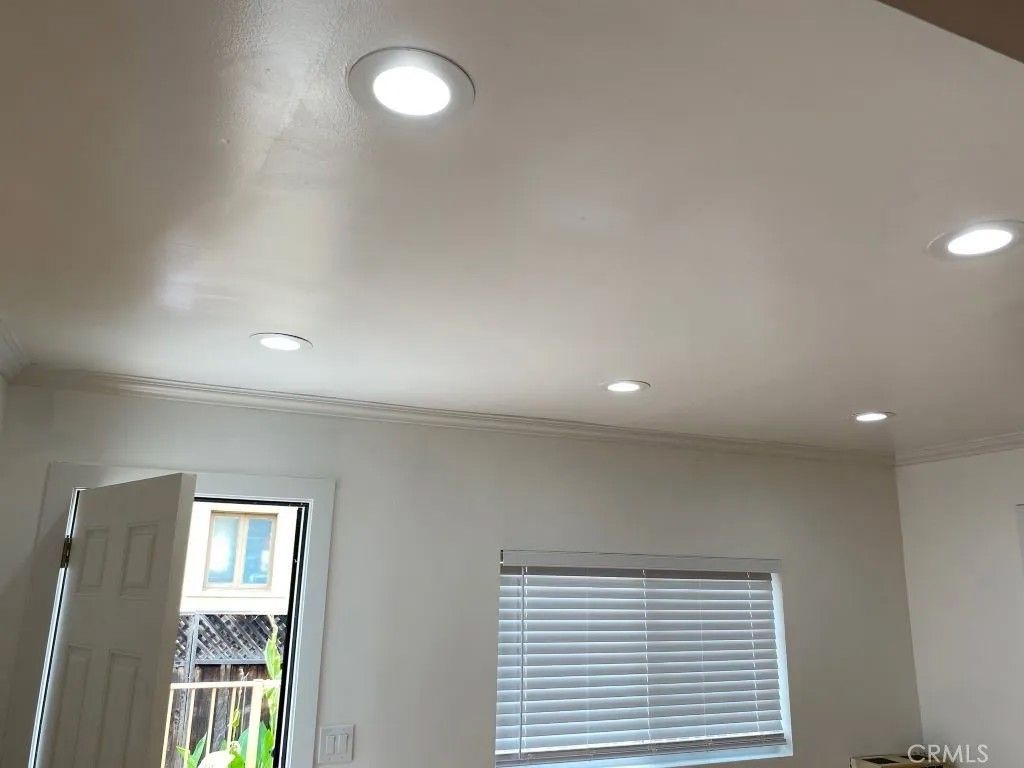 Photo of 1140 S Oxford Ave, Los Angeles, CA 90006 (MLS # RS25272309)