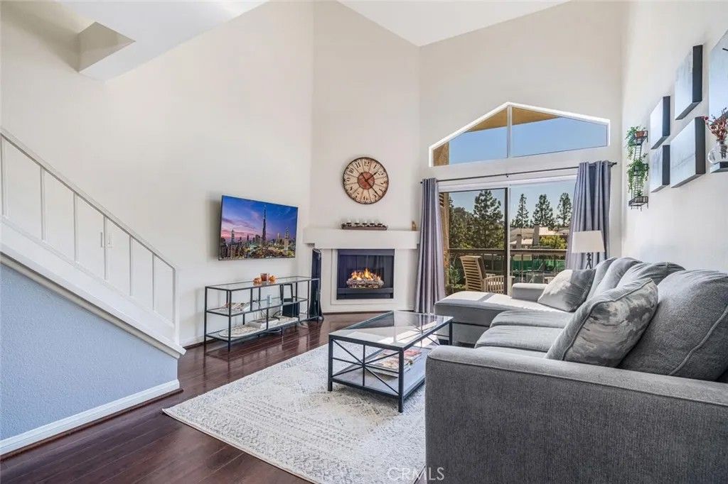 Photo of 5565 Canoga Avenue #309, Woodland Hills, CA 91367 (MLS # SR25247355)