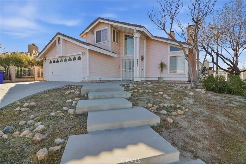 Photo of 14260 Meadow Grove, Victorville, CA 92395 (MLS # CV26035750)