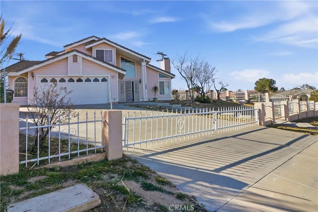 Photo of 14260 Meadow Grove, Victorville, CA 92395 (MLS # CV26035750)