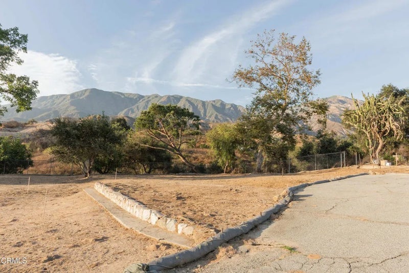 575 W Loma Alta