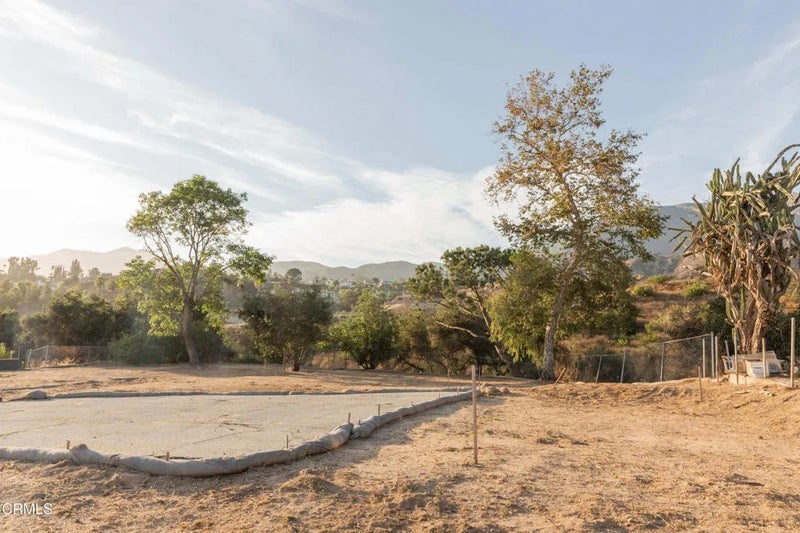 575 W Loma Alta