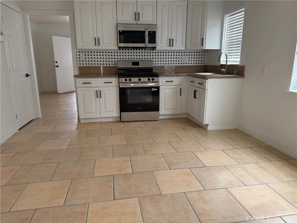 Photo of 15398 6th St, Victorville, CA 92395 (MLS # TR26070723)