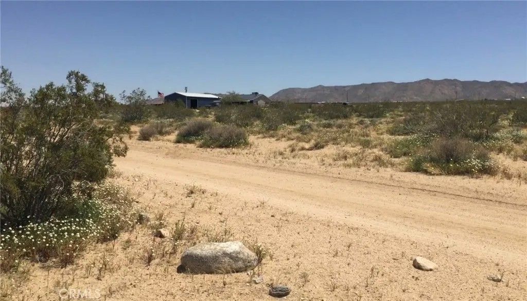 Photo of 48364 Saddle Rock, Landers, CA 92285 (MLS # SR26062823)