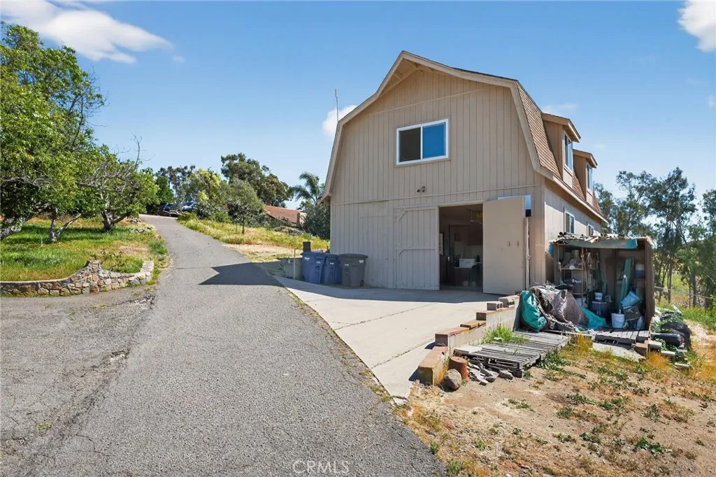 10085 W Lilac