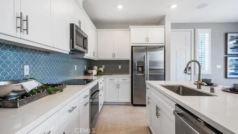 2863 E Amberley Privado