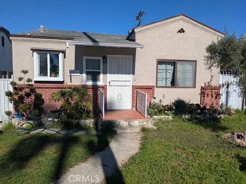 Photo of 543 W Olive St, Inglewood, CA 90301 (MLS # DW26028525)