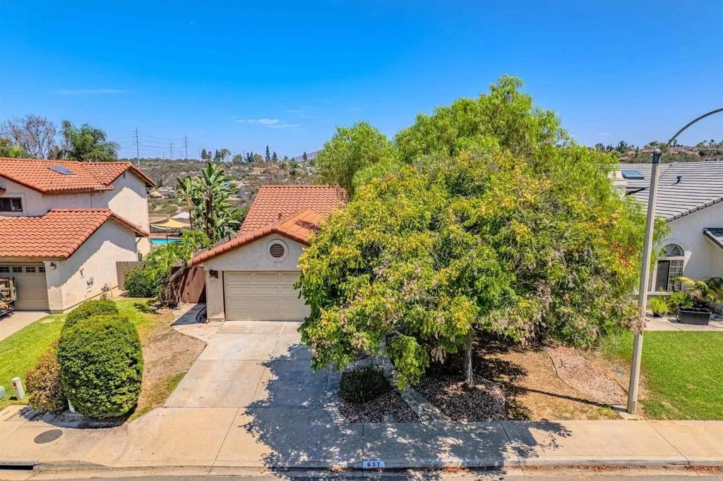 637 Redlands Place