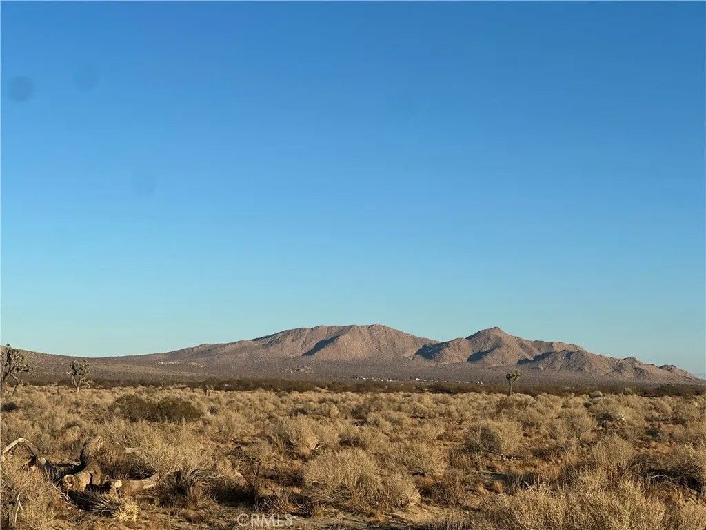 Photo of 145 E Ave I, Lancaster, CA 93535 (MLS # SR25251771)