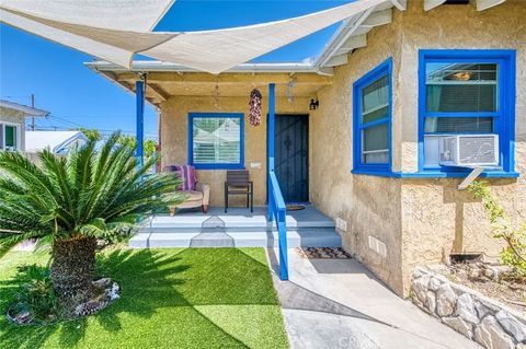 Photo of 2205 W 7th St, Santa Ana, CA 92703 (MLS # OC26088720)