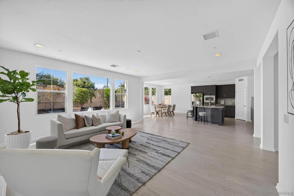 Photo of 13516 Peach Tree Way, San Diego, CA 92130 (MLS # 260018252)