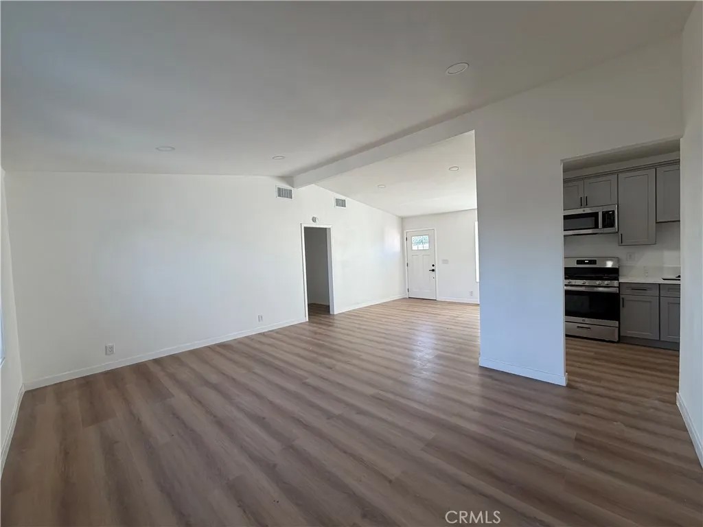1834 E Holly Oak
