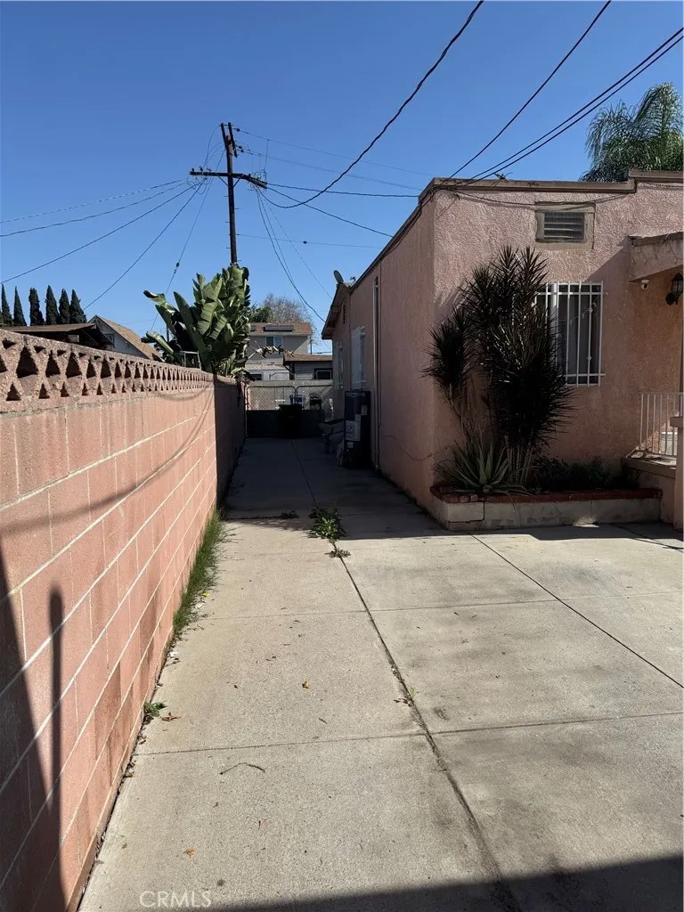 2044 Workman Street