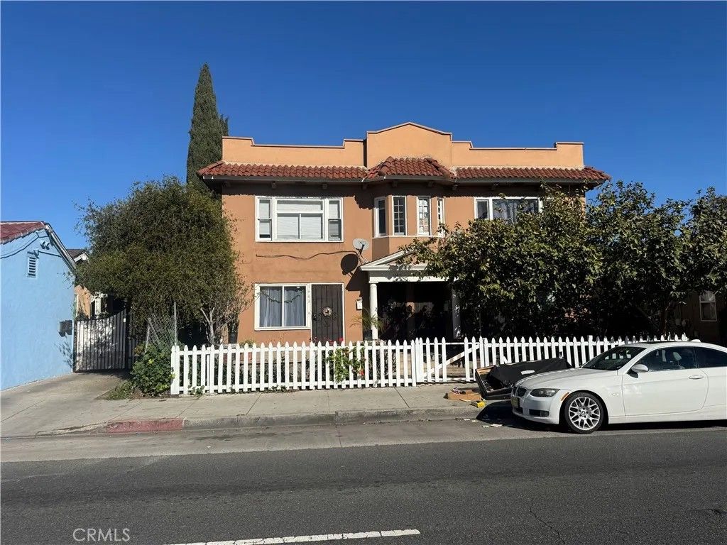 Photo of 1443 E 7th St, Long Beach, CA 90813 (MLS # DW26021665)