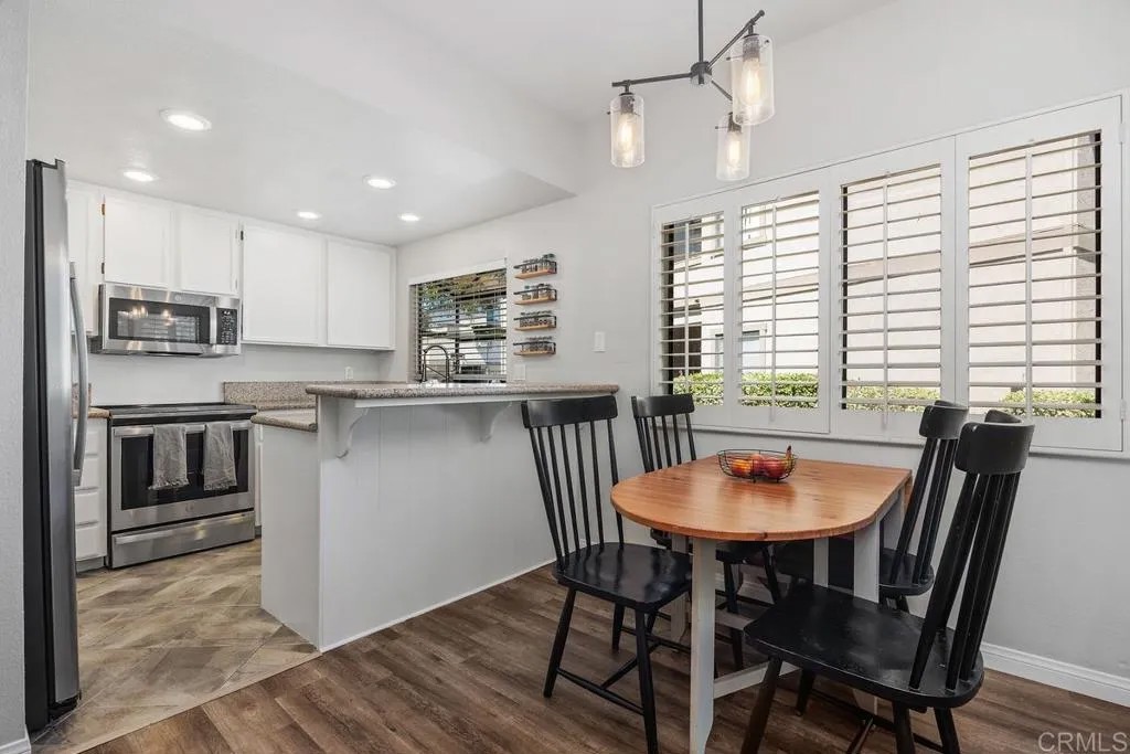 3645 Avocado Village CT 103