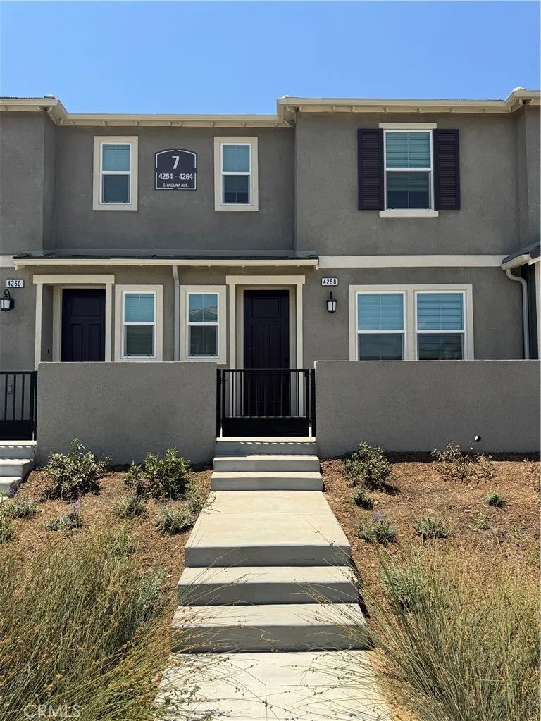 4258 S Laguna