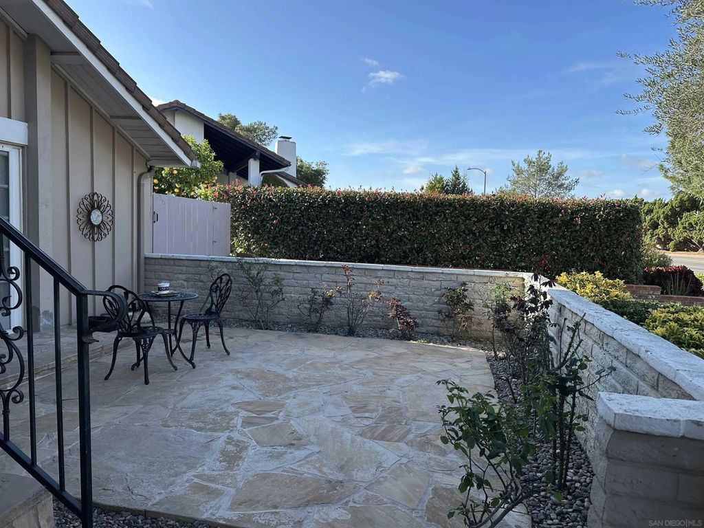 Photo of 12421 Greens East Rd, San Diego, CA 92128 (MLS # 260005548)