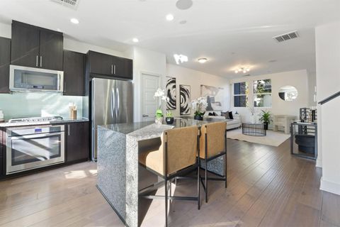 7774 Stylus Dr San Diego CA 92108