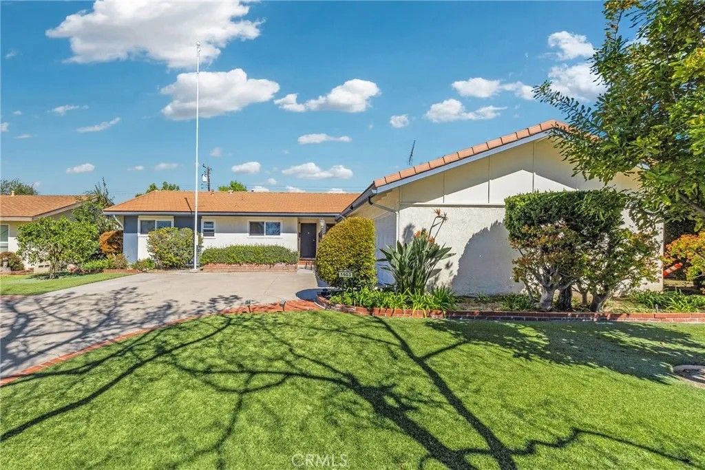 Photo of 1603 E Chestnut Ave, Orange, CA 92867 (MLS # OC26047991)