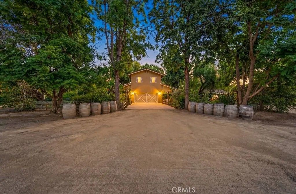 Photo of 31625 Ano Crest Road, Winchester, CA 92596 (MLS # SW26011942)