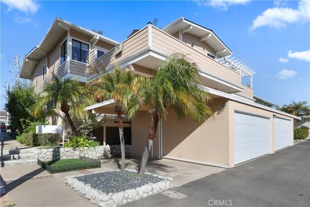 Photo of 454 Seaward Road, Corona Del Mar, CA 92625 (MLS # NP26078331)