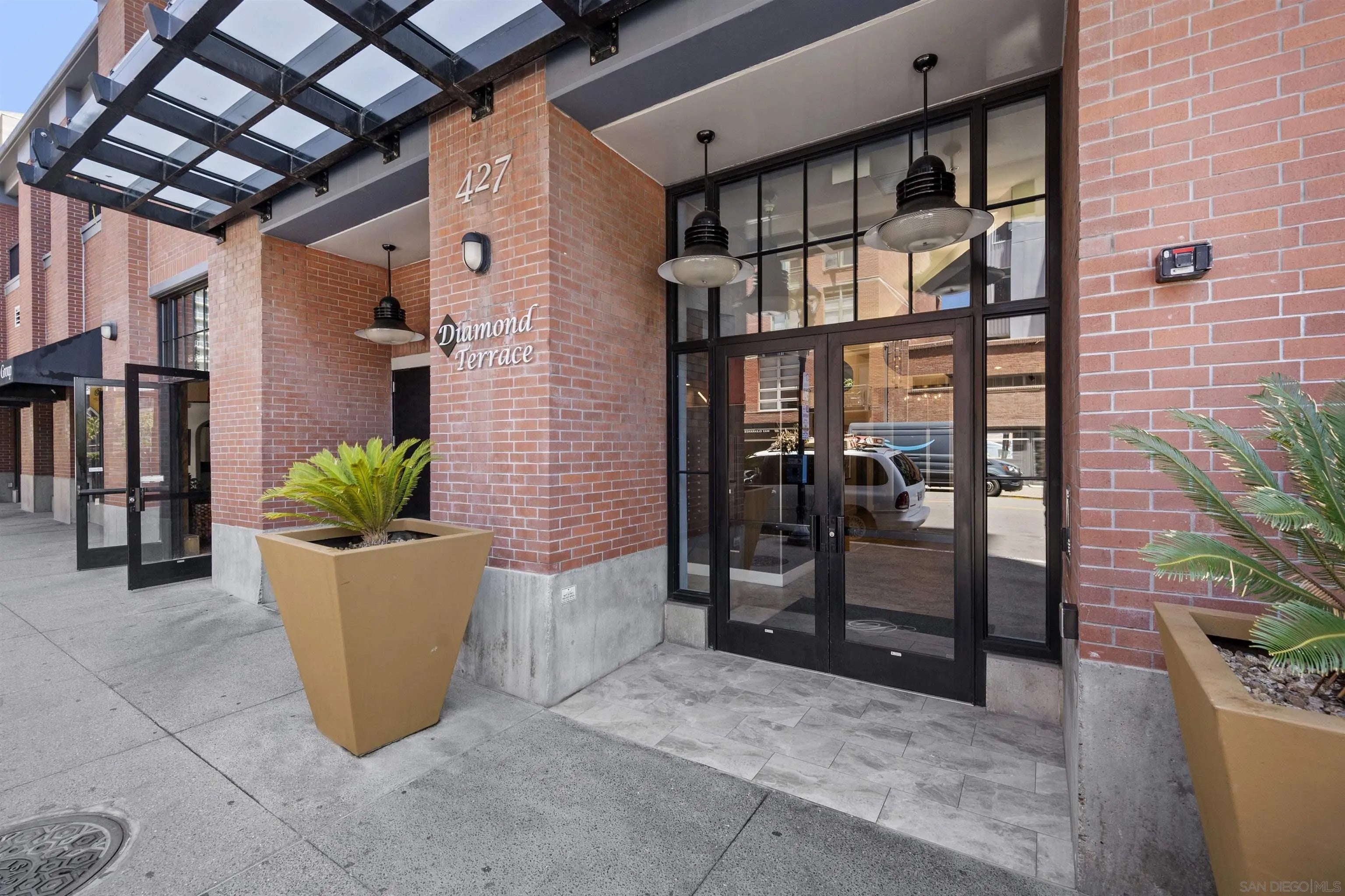 427 9th Ave 504