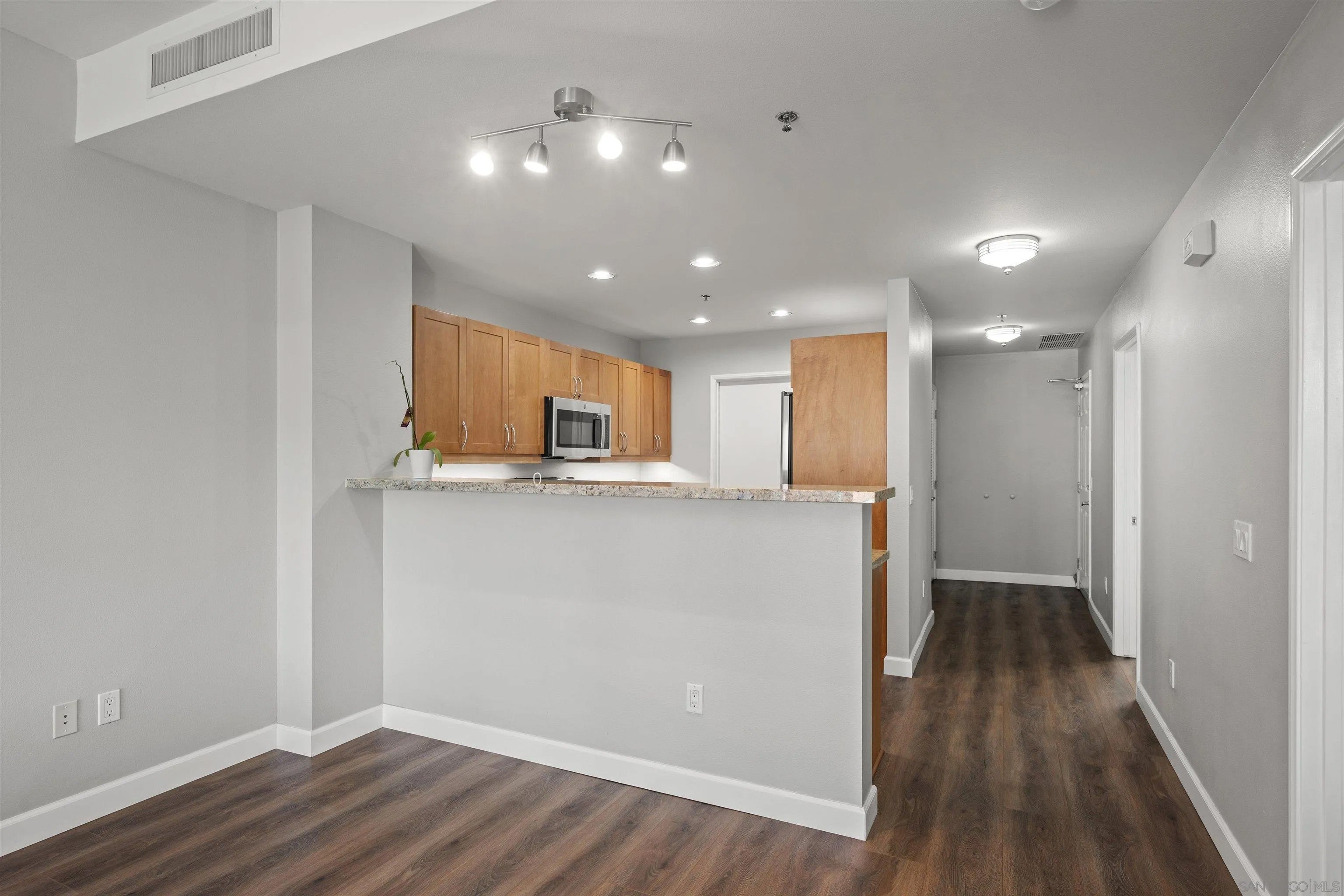 427 9th Ave 504