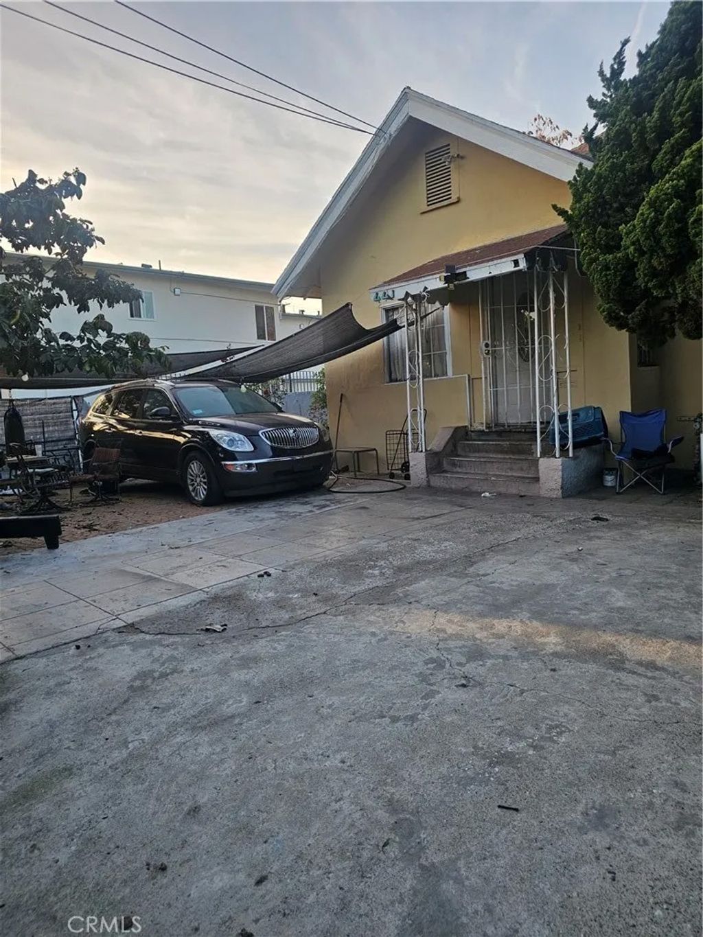 Photo of 227 W 47th Street, Los Angeles, CA 90037 (MLS # DW26043022)