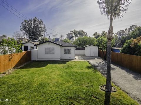 Photo of 2213 Gage St, Bakersfield, CA 93305 (MLS # V1-35255)