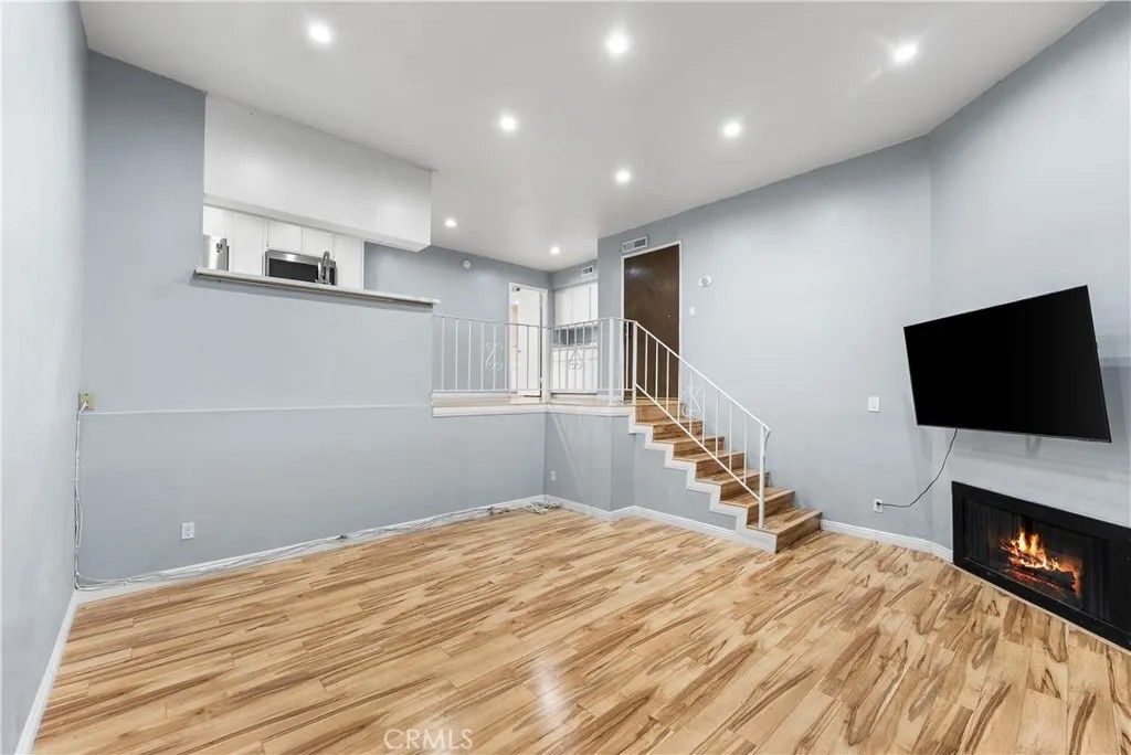 Photo of 5500 Lindley Ave #106, Encino, CA 91316 (MLS # GD26096157)