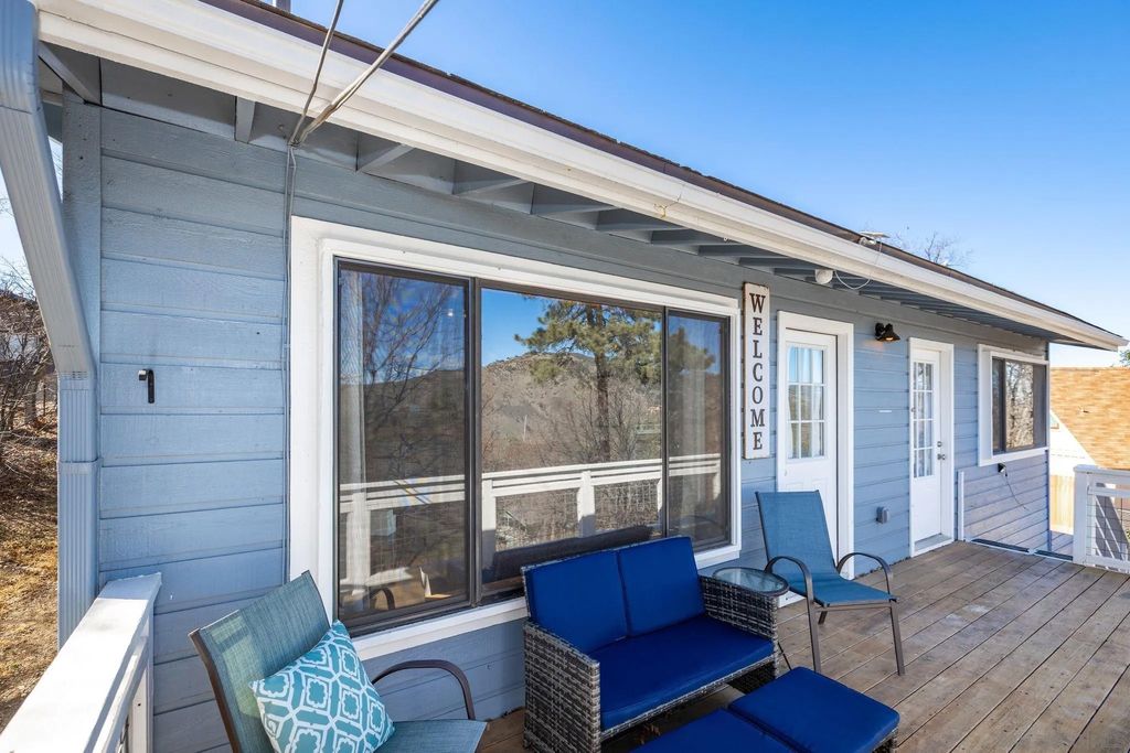 Photo of 2616 Bonita Vista Dr, Julian, CA 92036 (MLS # 260003655)