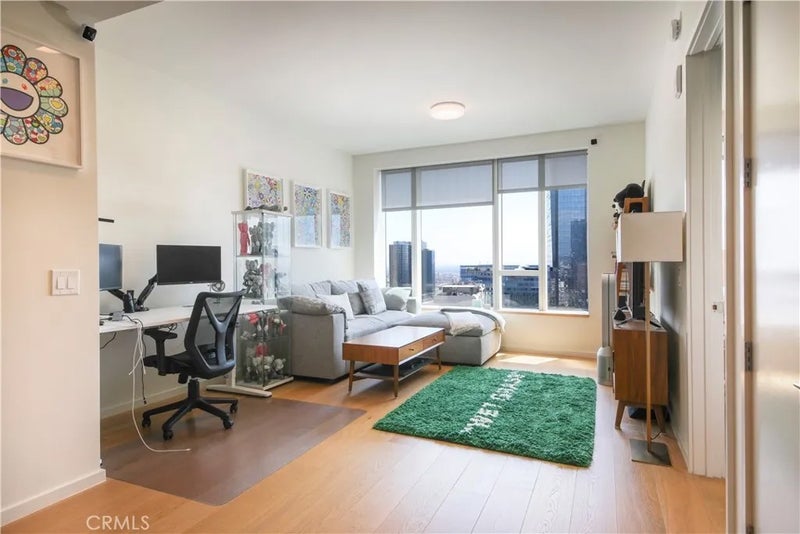 889 Francisco Street 2901