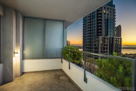 Tiny photo for 645 Front Street #2102, San Diego, CA 92101 (MLS # 250043159)