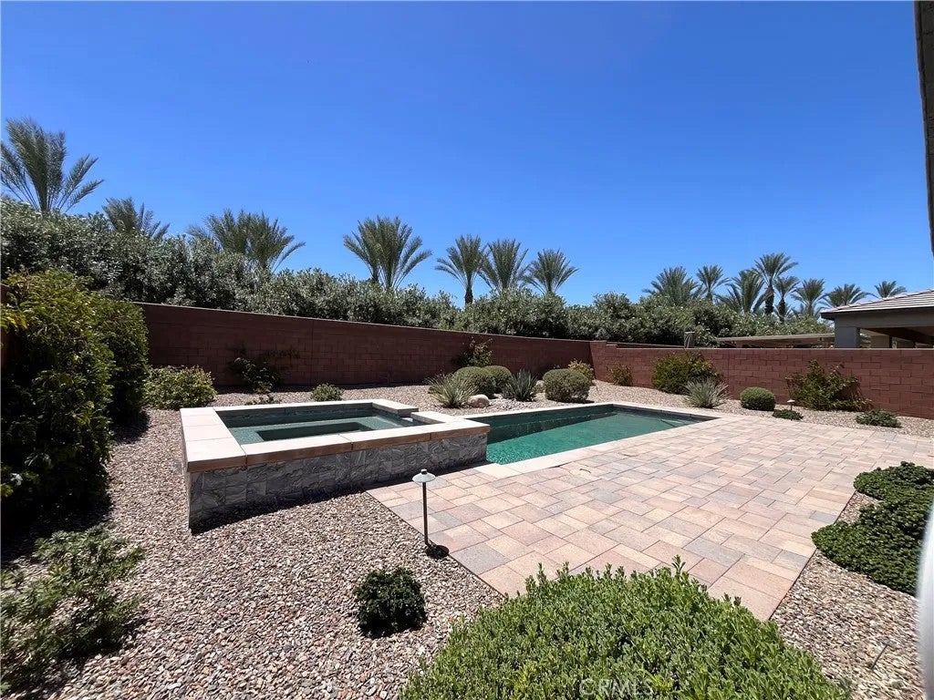 51375 Pinnacle Vista Drive