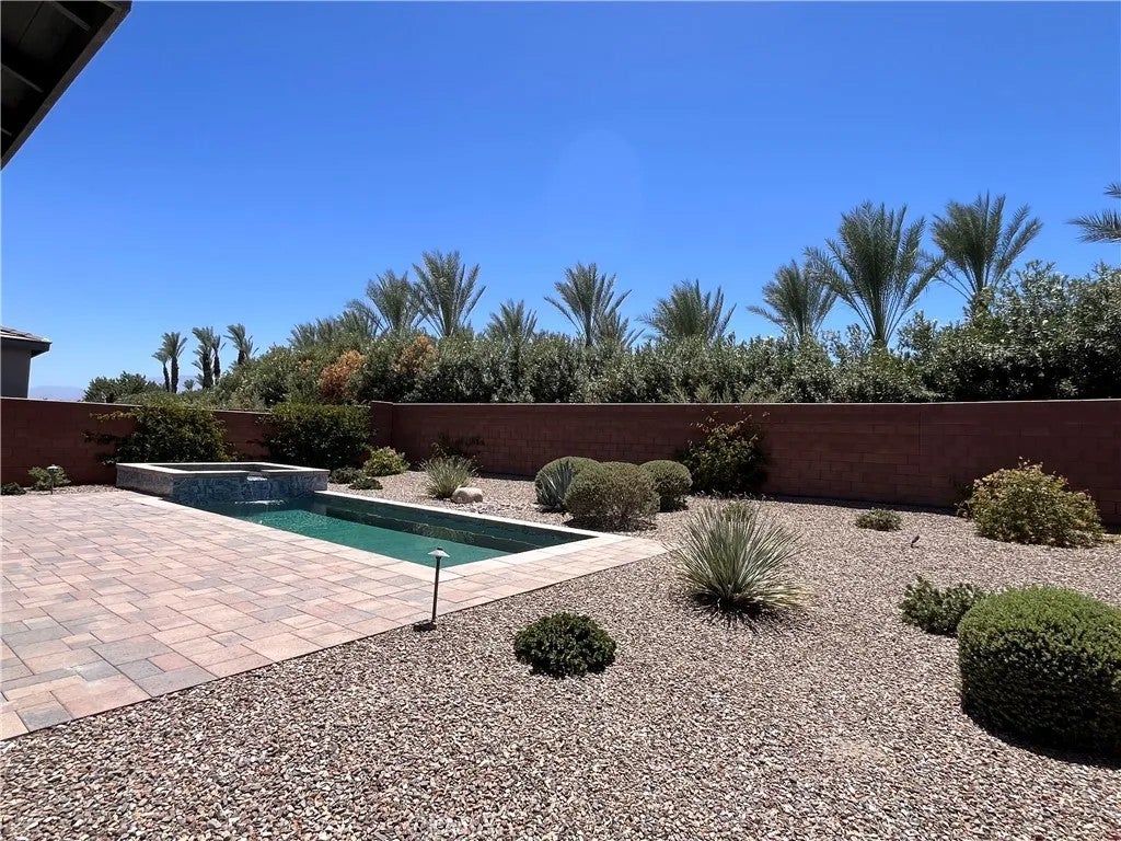 51375 Pinnacle Vista Drive