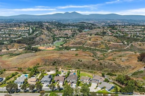 Tiny photo for 31 Russell Ln, Laguna Niguel, CA 92677 (MLS # OC25243879)