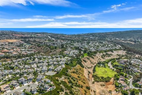 Tiny photo for 31 Russell Ln, Laguna Niguel, CA 92677 (MLS # OC25243879)