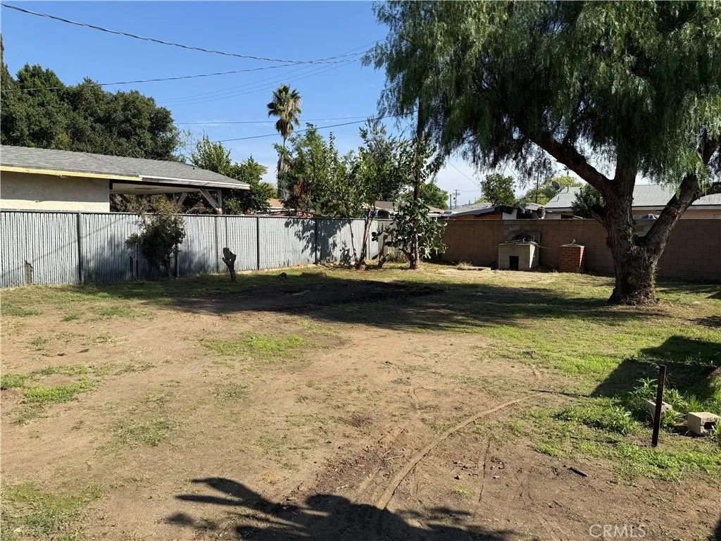 Photo of 13600 Daventry, Pacoima, CA 91331 (MLS # CV25281145)