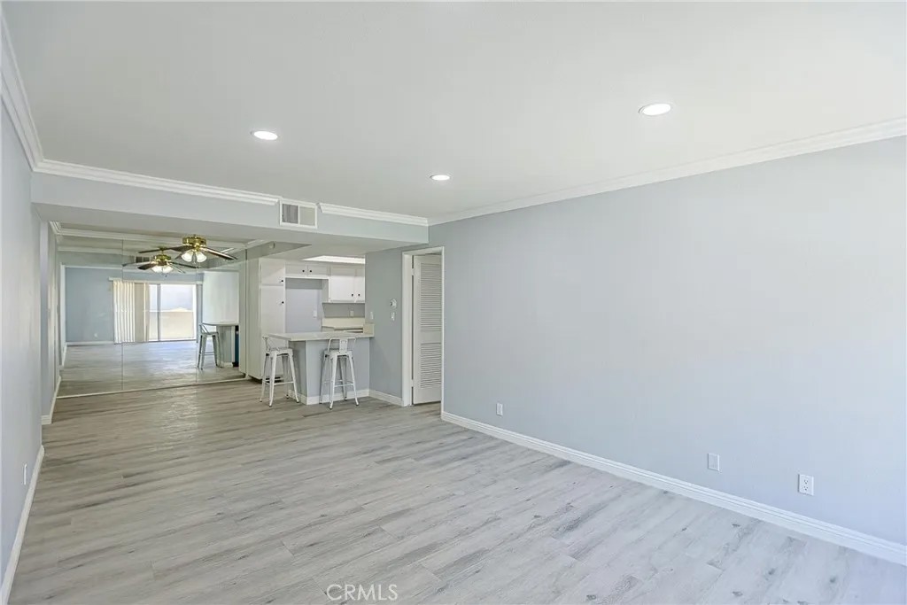278 N Wilshire C8